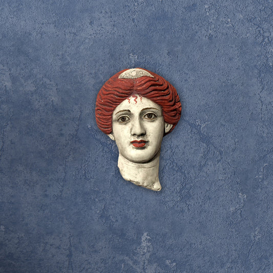 Rothaarige Frau aus Taranto