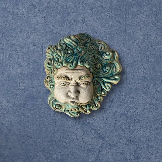 Aeolus, Gott der Winde. Bemalte Skulptur aus Keramik