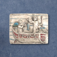 Engelchen auf einem kleinen Boot