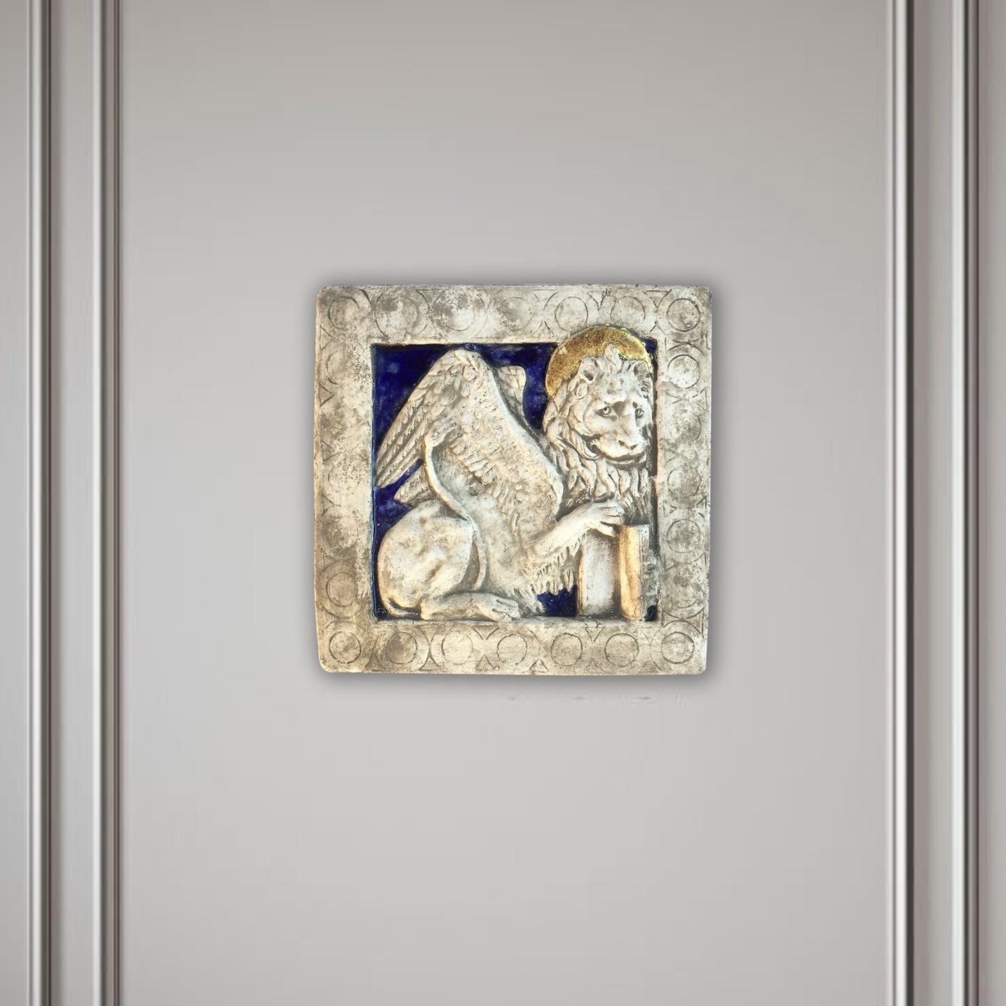 Markuslöwe aus Donatello, bemalte Skulptur aus Keramik