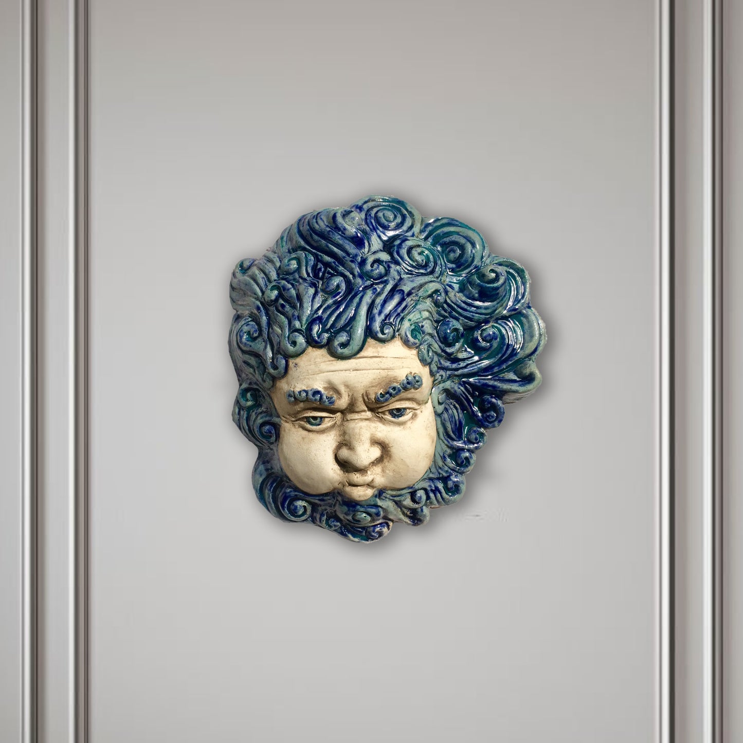 Aeolus, Gott der Winde. Bemalte Skulptur aus Keramik