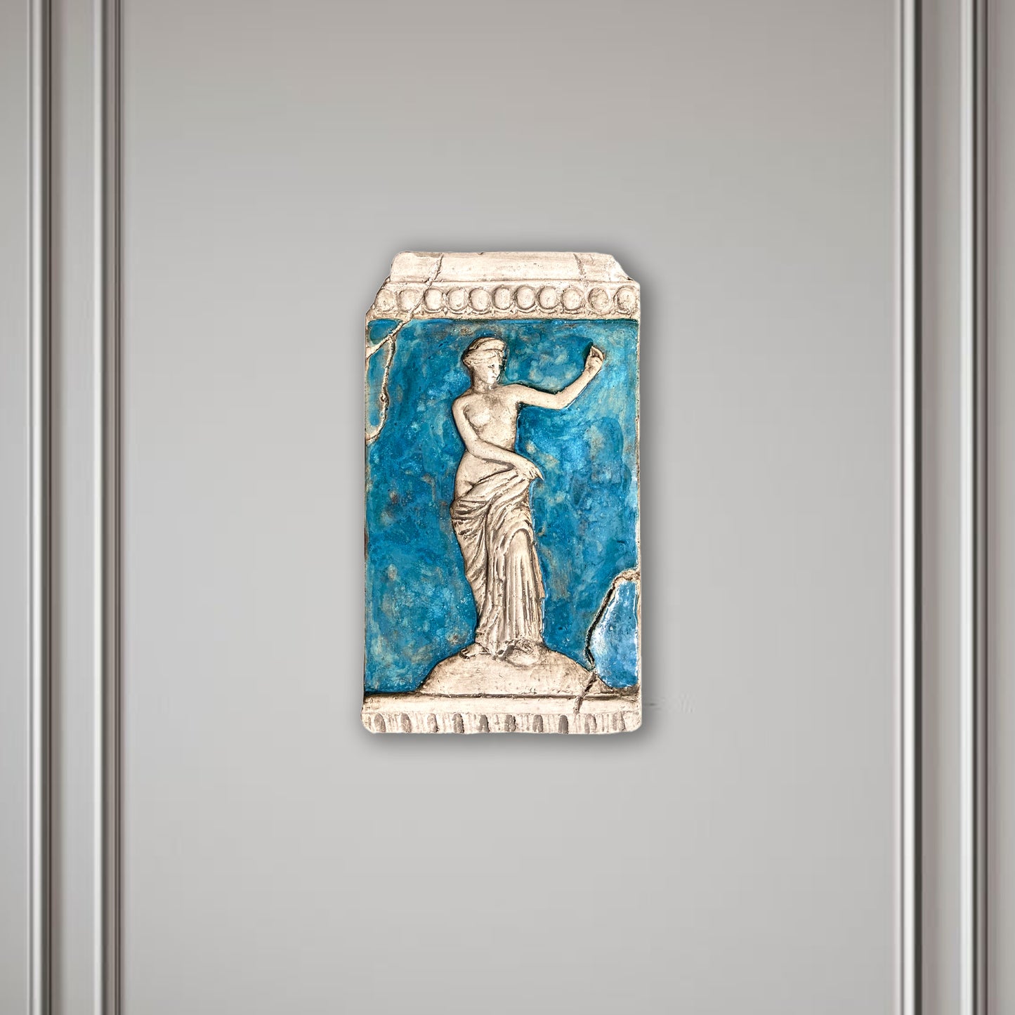 Venus, bemalte Skulptur aus Keramik