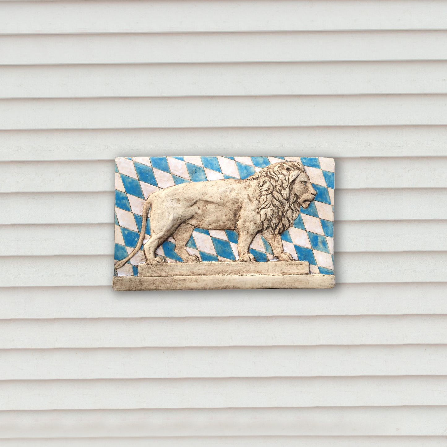 Größer Bayerischer Löwe, bemalte Skulptur aus Keramik