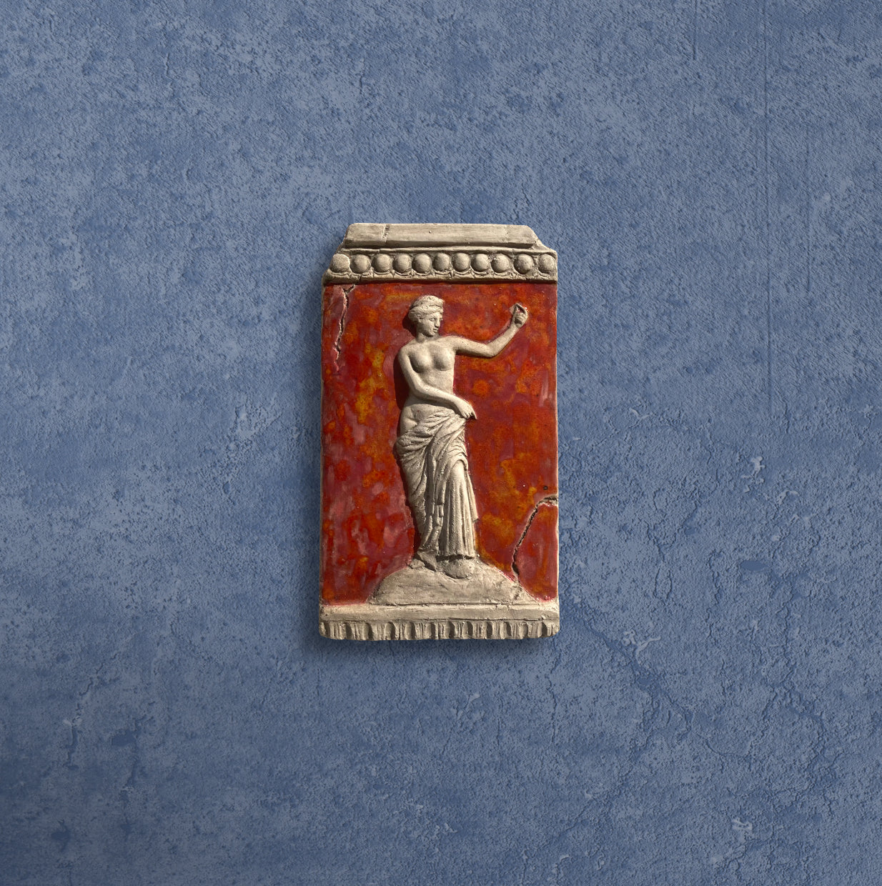 Venus, bemalte Skulptur aus Keramik