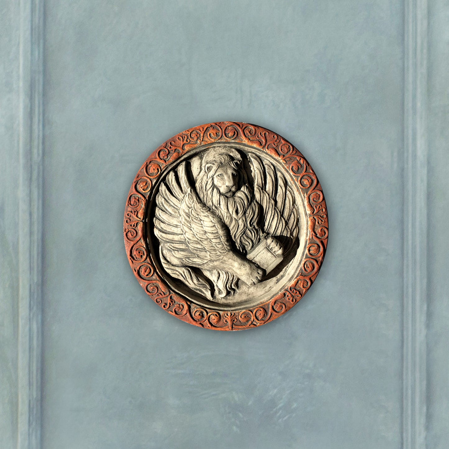 Großer Markuslöwe in Moeca (Scuola di S. Marco), Skulptur aus Terrakotta