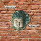 Aeolus, Gott der Winde. Bemalte Skulptur aus Keramik