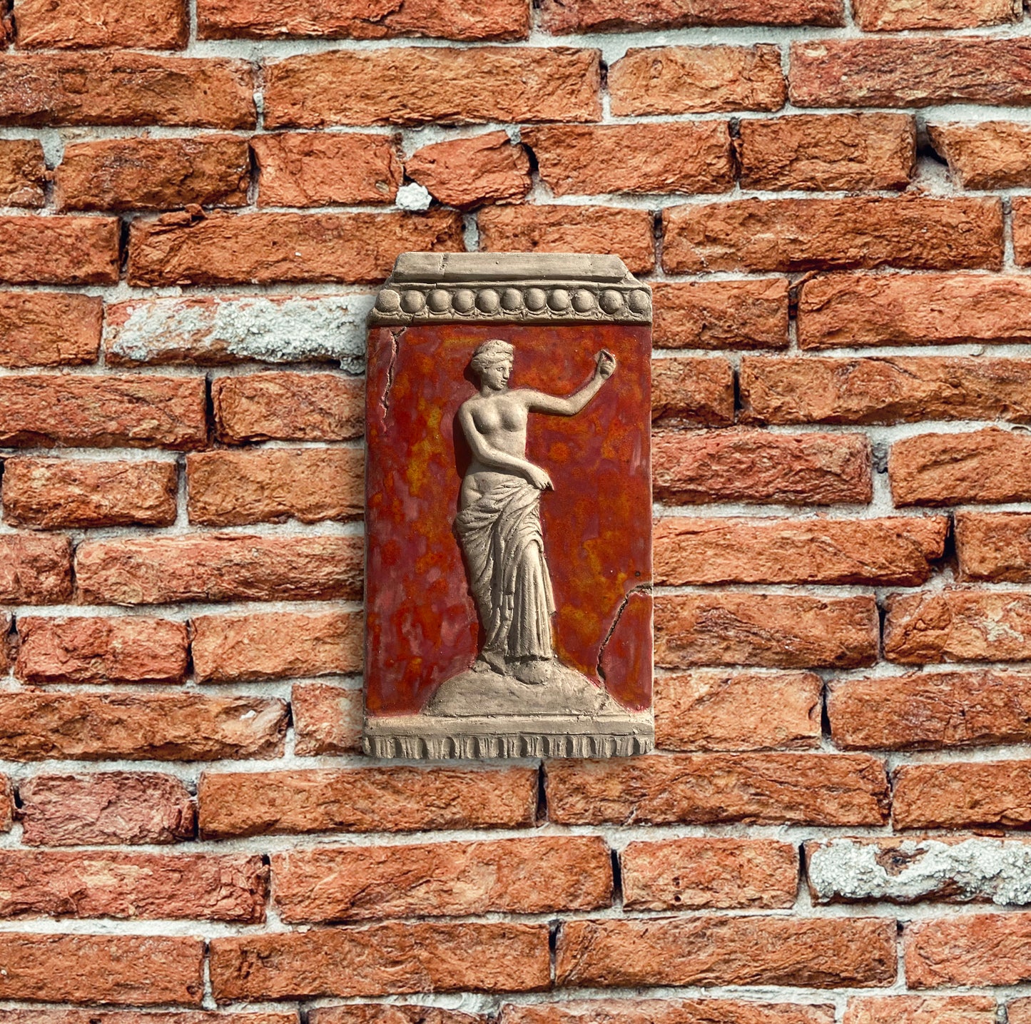 Venus, bemalte Skulptur aus Keramik