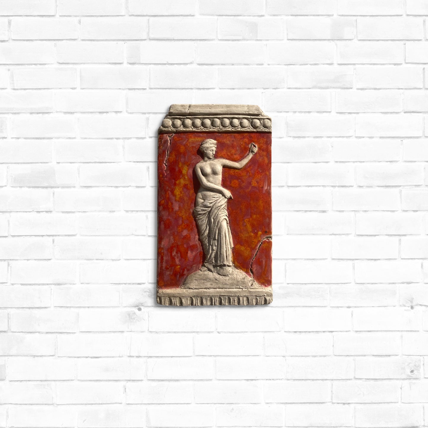 Venus, bemalte Skulptur aus Keramik